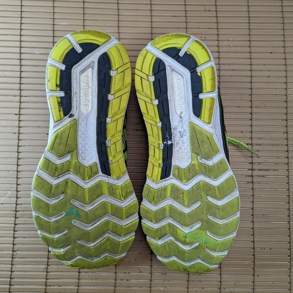 Saucony Men's Hurricane ISO 3 Runnig Sneaker Shoes Black Grey Citron Size 11. St